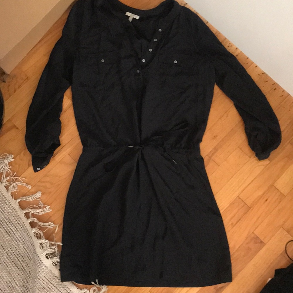 Long sleeve dress with waist tie